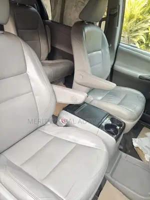 Toyota Sienna 2015 Blue
