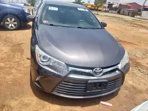 Toyota Camry LE 4dr Sedan (2.5L 4cyl 6A) 2015 Gray