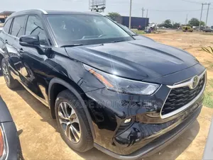 Toyota Highlander XLE 2022 Black