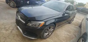 Mercedes-Benz C300 2016 Black