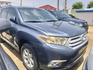 Toyota Highlander 2013 Blue