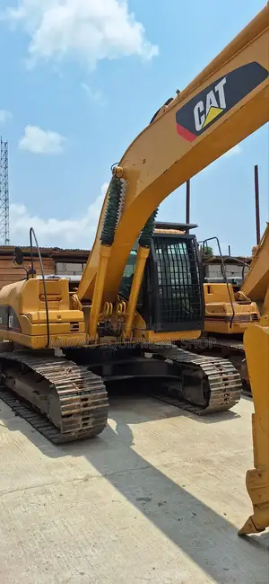 Caterpillar Excavator 320d For Sale. Price 140 Million
