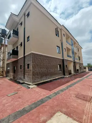3bdrm Block of Flats in Mabushi Fct Abuja for sale