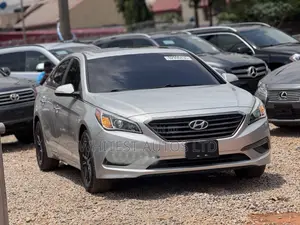 Hyundai Sonata Base Sedan FWD (2.4L 4cyl 6A) 2016 Silver