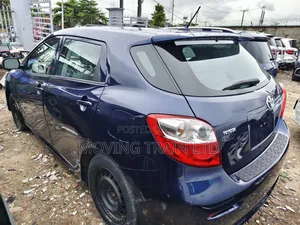 Toyota Matrix S Hatchback FWD (2.4L 4cyl 5A) 2010 Blue