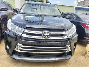 Toyota Highlander XLE 4dr SUV (3.5L 6cyl 6A) 2015 Gray