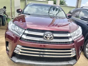 Toyota Highlander 2015 Red