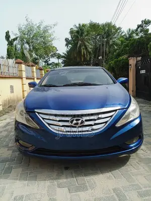 Hyundai Sonata Limited 2.0T Sedan (2.0L 4cyl 6A) 2012 Blue
