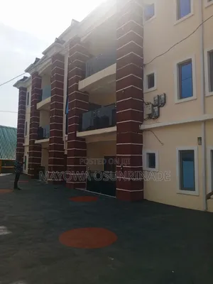 2bdrm Apartment in Ologuneru for rent