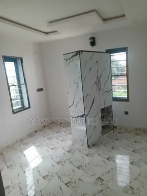 2bdrm Apartment in Ologuneru for rent