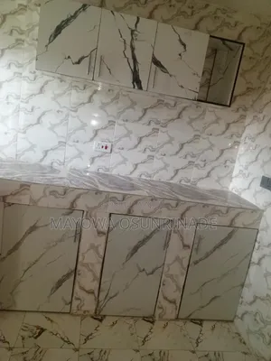 2bdrm Apartment in Ologuneru for rent