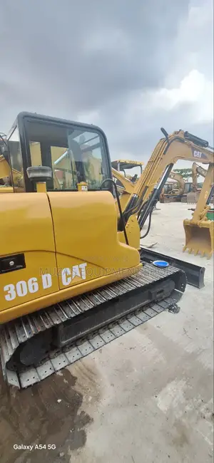 Caterpillar 306d Mini Excavator for Sale. Price: 70 Million
