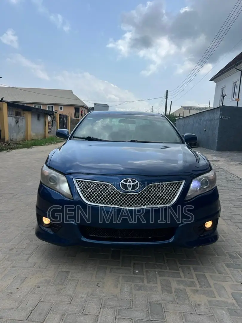 Toyota Camry 2011 Blue