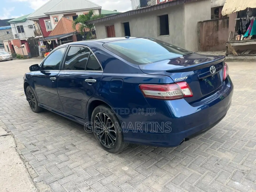 Toyota Camry 2011 Blue