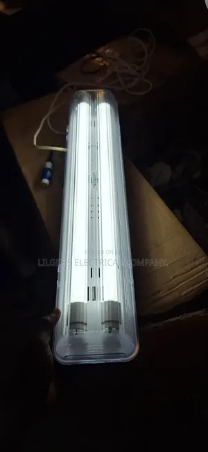 Quality 2ft Flourescent Fitting