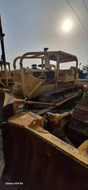 Caterpillar Bulldozer D8h With Ripper for Sale. Price: 130 Million