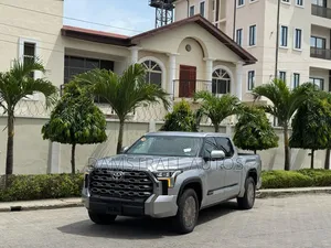 Toyota Tundra 2022 Silver