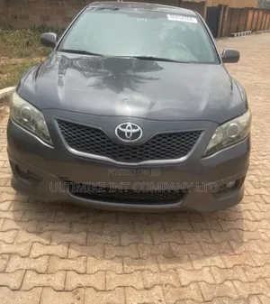 Toyota Camry SE V6 4dr Sedan (3.5L 6cyl 6AM) 2010 Gray