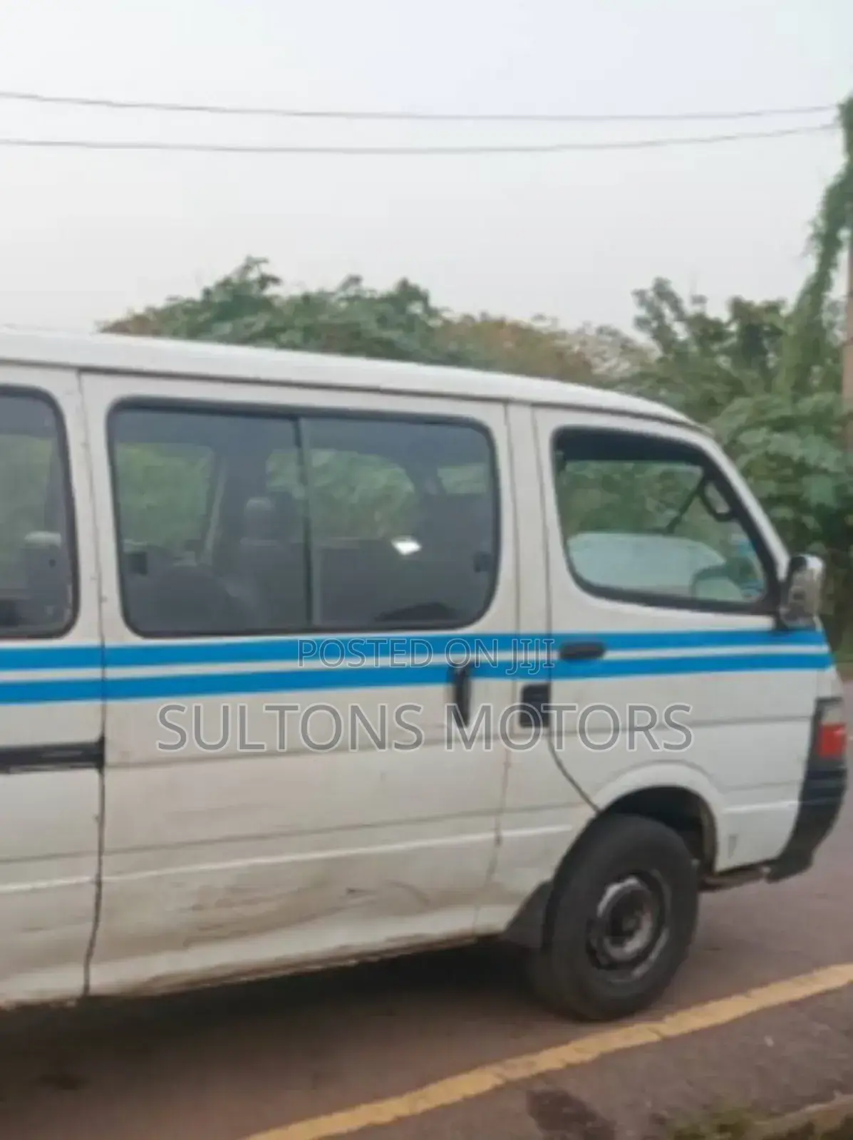 Toyota HiAce 2005 White