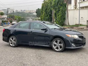 Toyota Camry SE V6 4dr Sedan (3.5L 6cyl 6A) 2013 Gray