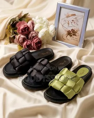 Luxe Woven Cushion Slides