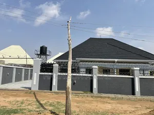 3bdrm Bungalow in Apc Quarters, Suleja for sale