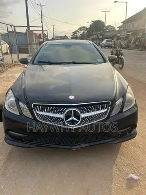 Mercedes-Benz E350 Base 4Matic Sedan AWD (3.5L 6cyl 7A) 2010 Black