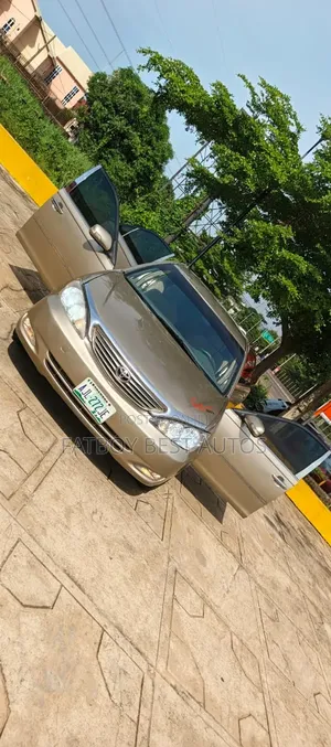 Toyota Camry 2005 Brown