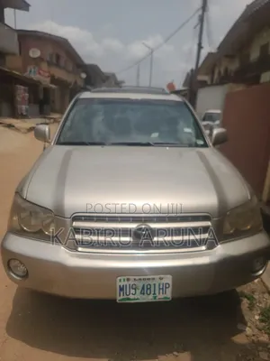 Toyota Highlander 2002 Gold