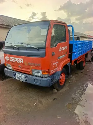 Nigeria Used Nissan Cabstar Diesel Engine First Body