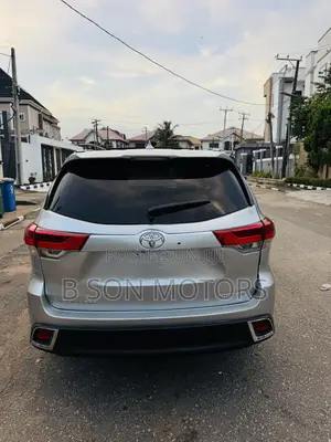 Toyota Highlander Limited 2019 Silver
