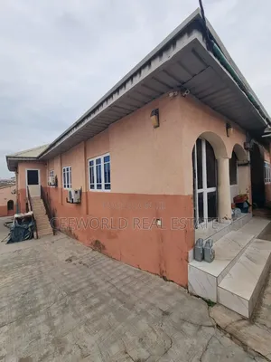 5bdrm Apartment in Odo Ona Elewe Orita for rent