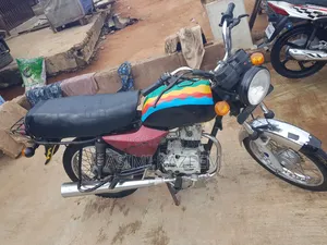 Bajaj Boxer 2023 Red