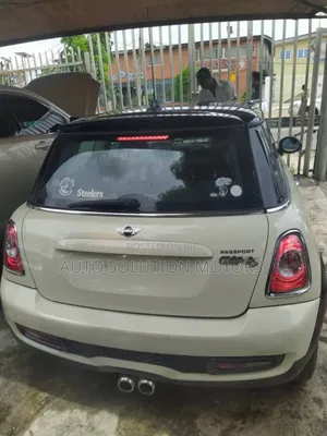 Mini Cooper John Cooper Works 2dr Convertible (1.6L 4cyl Turbo 6M) 2014