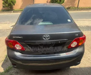 Toyota Corolla LE 4dr Sedan (1.8L 4cyl 4A) 2010 Gray