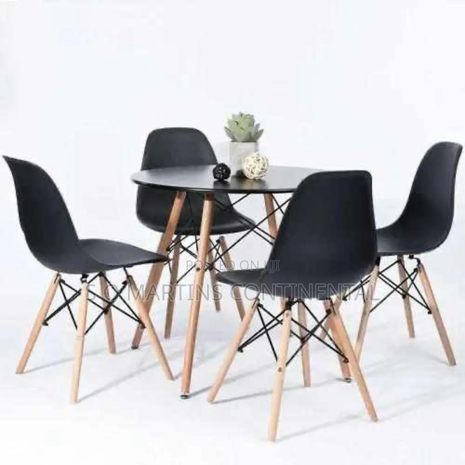 New Exotic Dinning Table With 4 Chairs