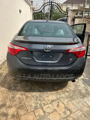 Toyota Corolla S 4dr Sedan (1.8L 4cyl CVT) 2014 Blue