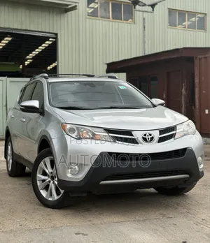 Toyota RAV4 Limited 4dr SUV (2.5L 4cyl 6A) 2014 Silver