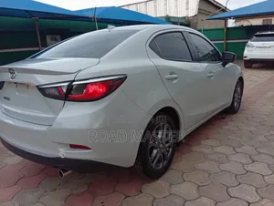 Toyota Yaris 2019 Silver