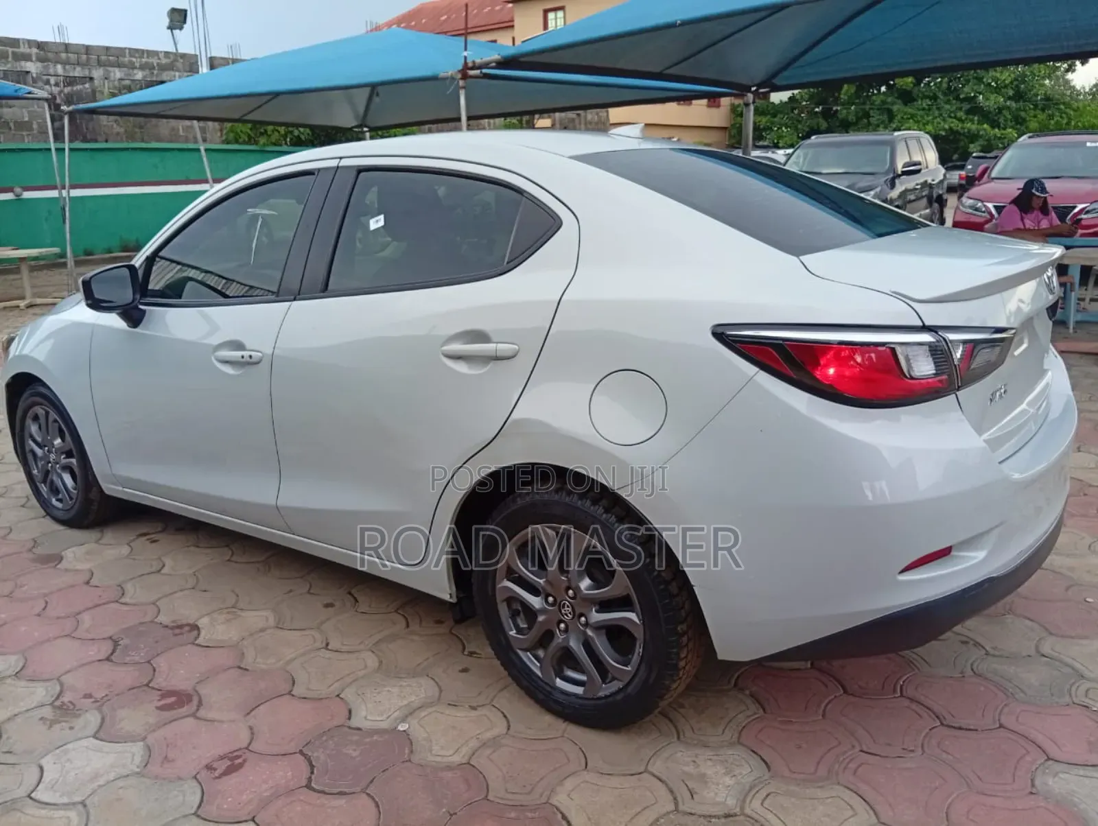 Toyota Yaris 2019 Silver