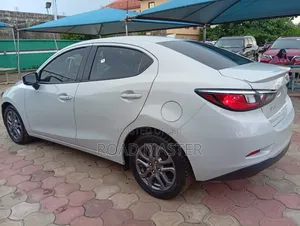 Toyota Yaris 2019 Silver