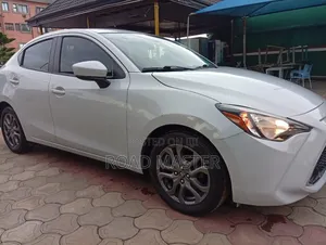 Toyota Yaris 2019 Silver