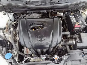 Toyota Yaris 2019 Silver