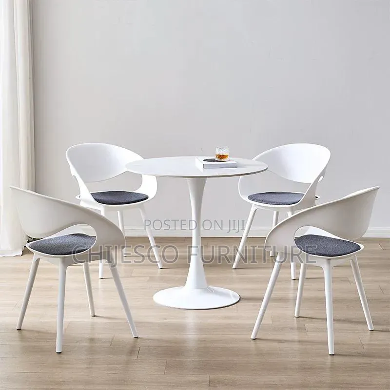 High Quality Restaurant Bar Table With 4 Chairs