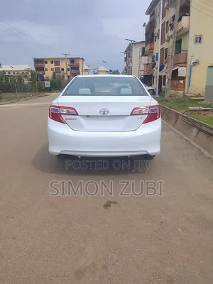 Toyota Camry LE 4dr Sedan (2.5L 4cyl 6A) 2013 White