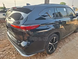 Toyota Highlander XSE 2022 Black