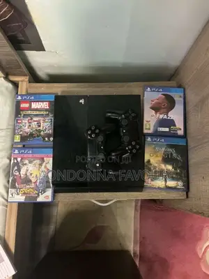Play Station 4 Console