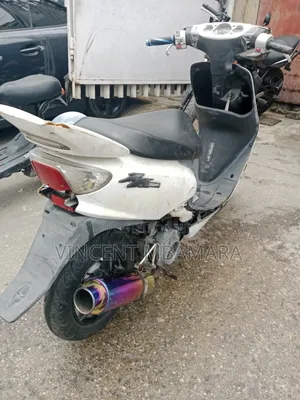 Yamaha 2005 White