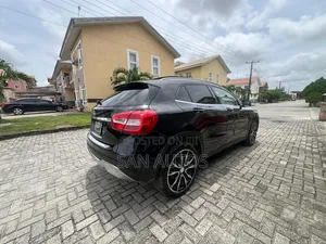 Mercedes-Benz GLA 250 2017 Black