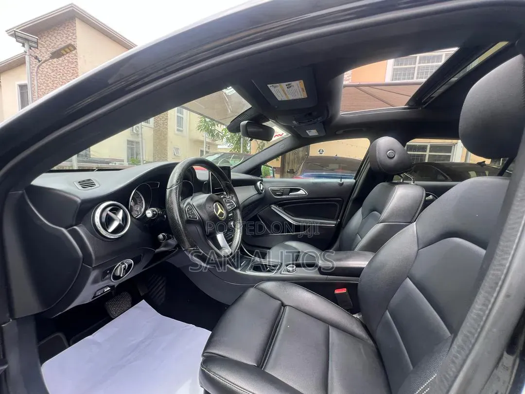 Mercedes-Benz GLA 250 2017 Black